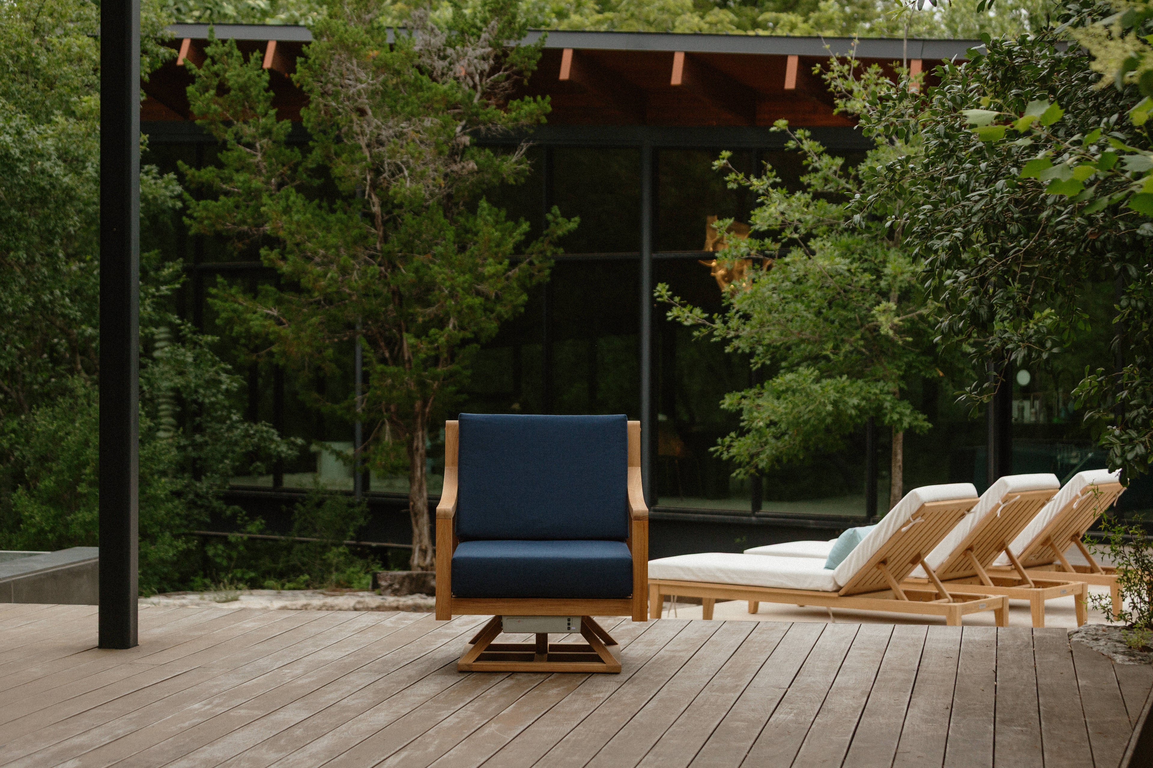 Solerno Heated Swivel Chair