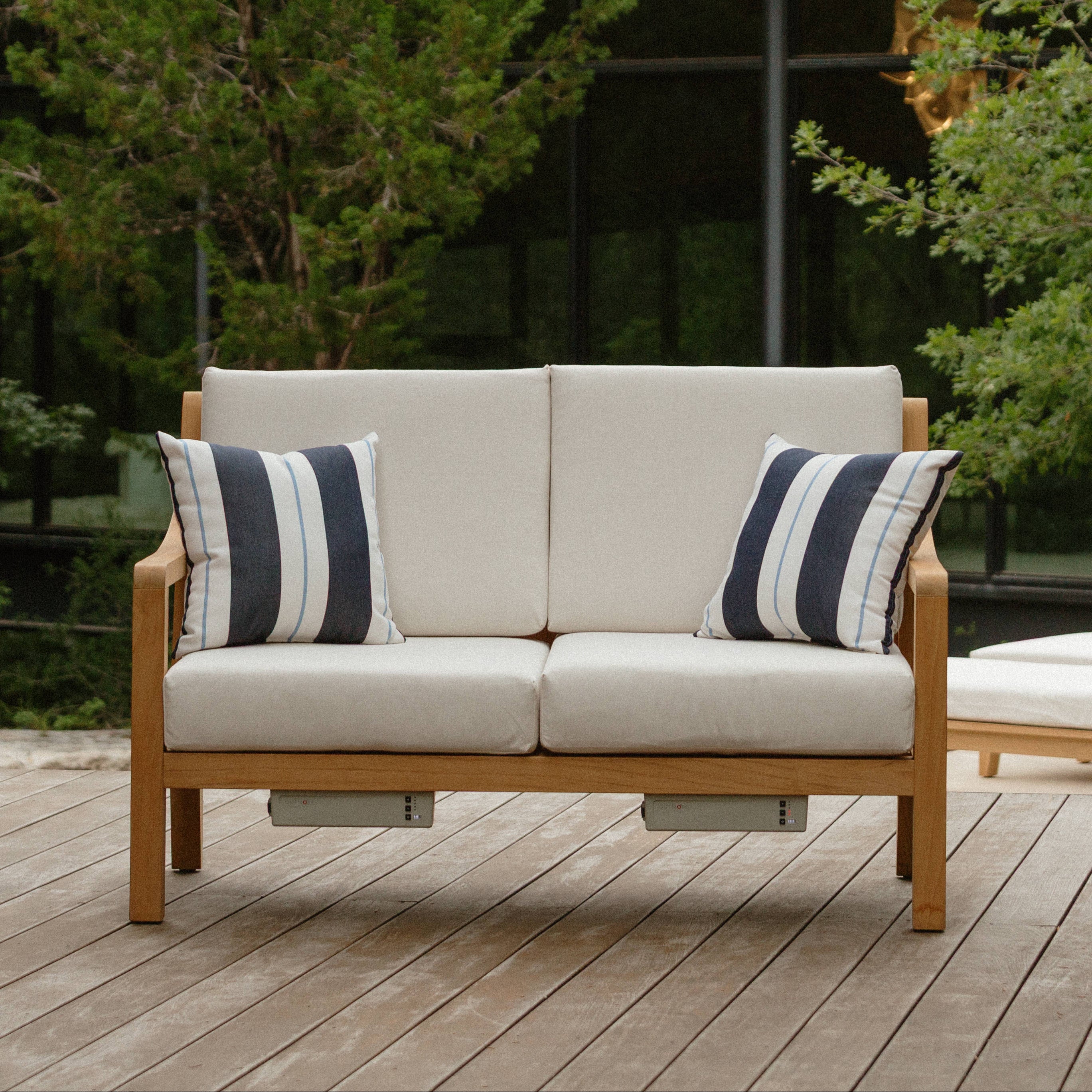 Signature Outdoor Throw Pillow
